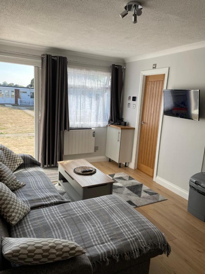 265 Belle Aire, Modern Property Хемсби Екстериор снимка