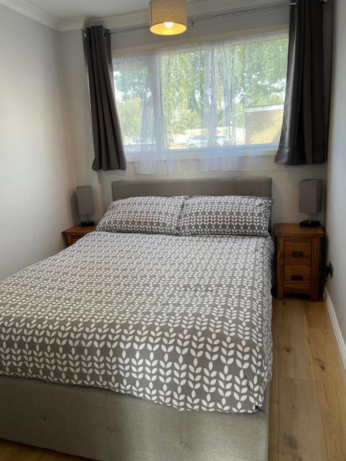 265 Belle Aire, Modern Property Хемсби Екстериор снимка