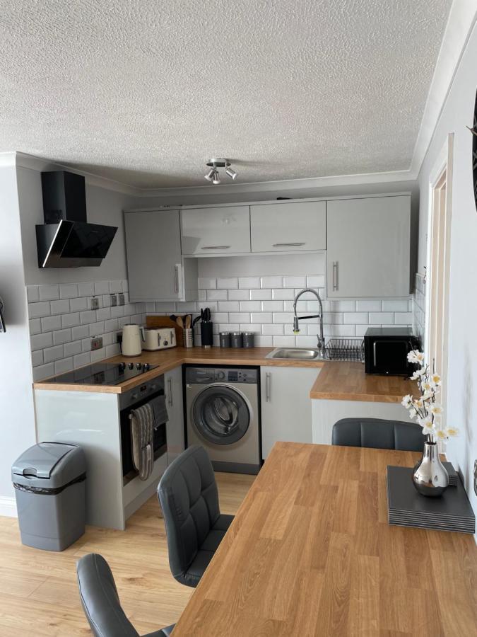 265 Belle Aire, Modern Property Хемсби Екстериор снимка